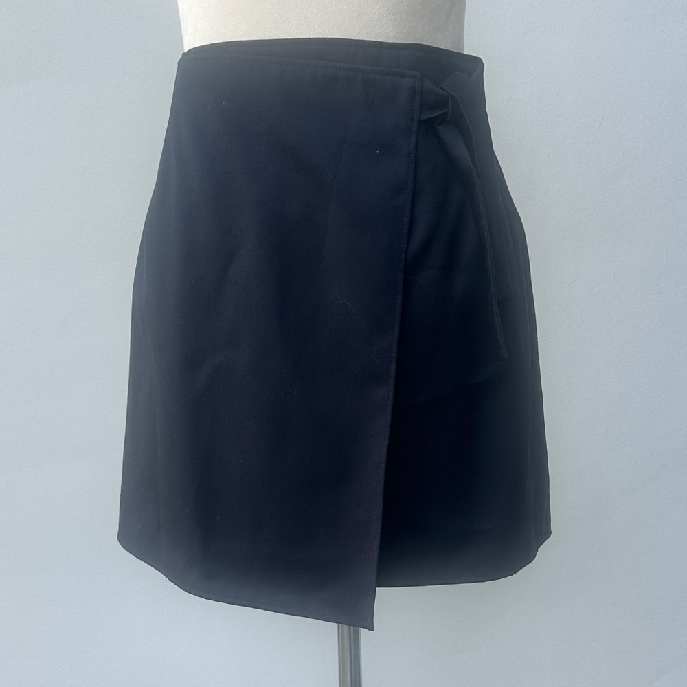 GENNY Vintage Y2K Italian 100% Wool Mini Wrap in Navy Italian 40 Size 4-6